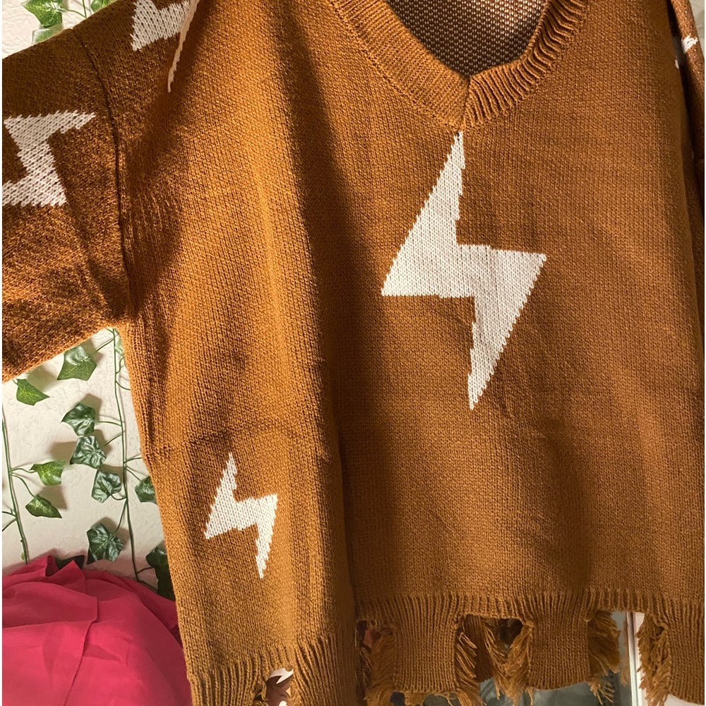 Cropped SHIEN lightning bolt sweater never worn